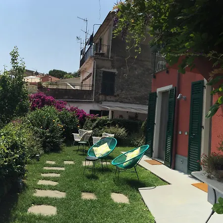 La Casa Di Andrea Relais 4* מונטרוסו אל מארה