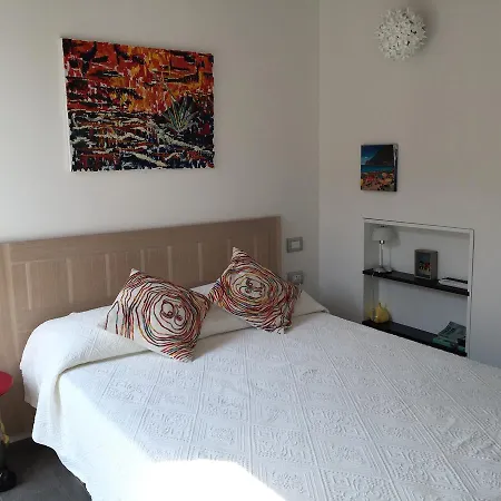 La Casa Di Andrea Relais 4* מונטרוסו אל מארה